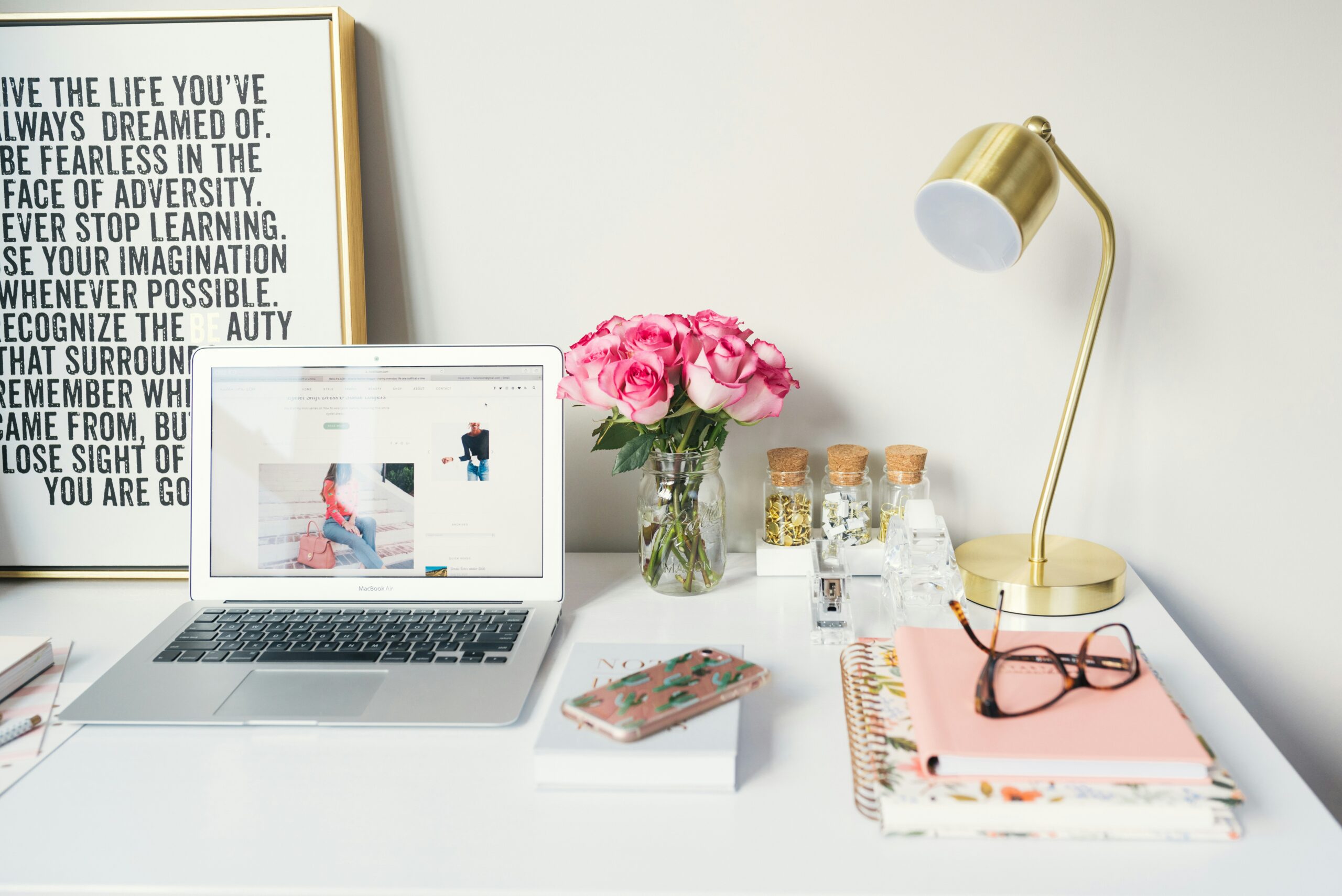 The Complete Guide to Building a Successful Niche Blog from Scratch