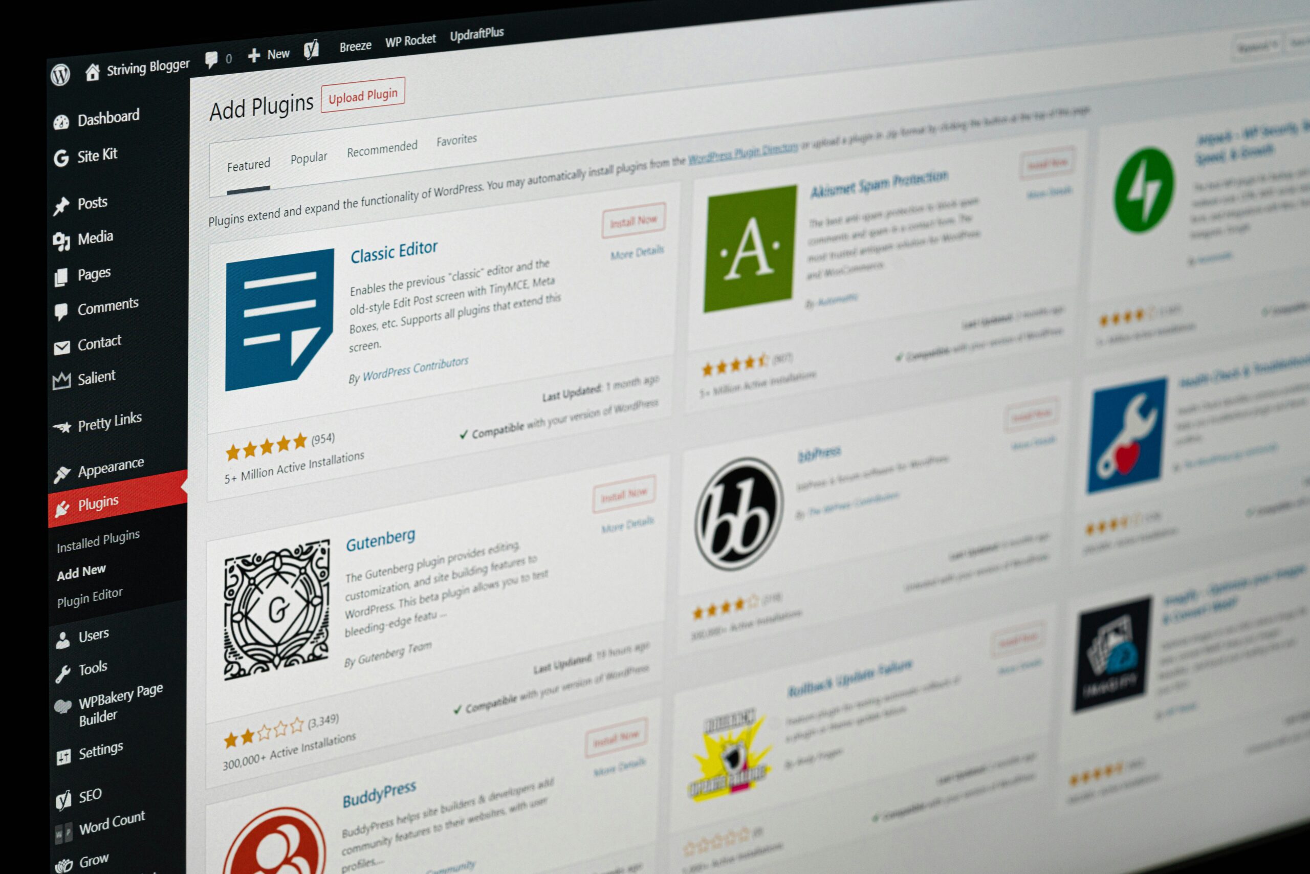 Top 10 Essential WordPress Plugins for Every Blogger